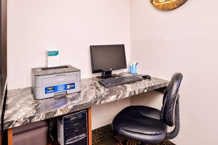 Business Center 35 of 35