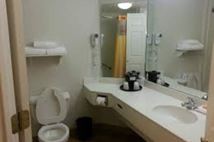 Room 25 of 61