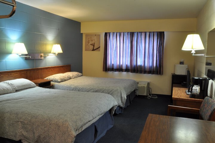 Canadas Best Value Inn Mile 0