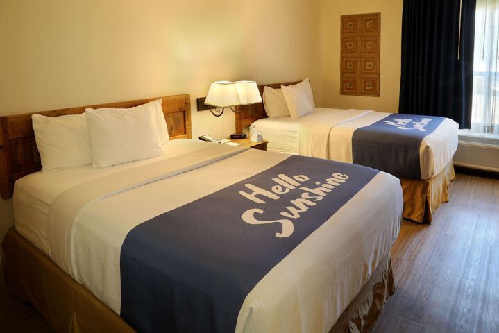 Days Inn & Suites by Wyndham Llano
