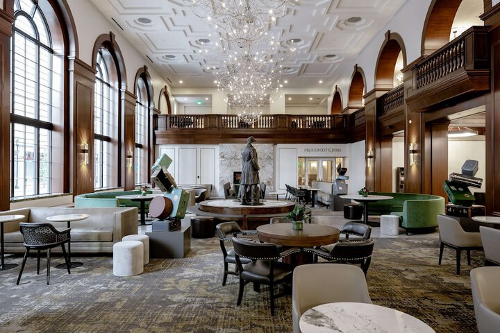 Hotel Fort Des Moines Curio Collection by Hilton