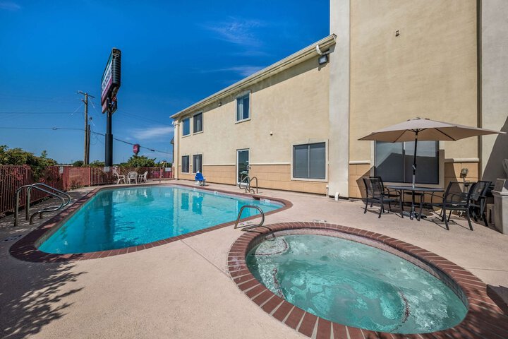 Pool 6 of 68