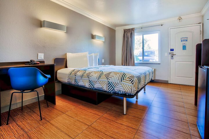 Room 18 of 26