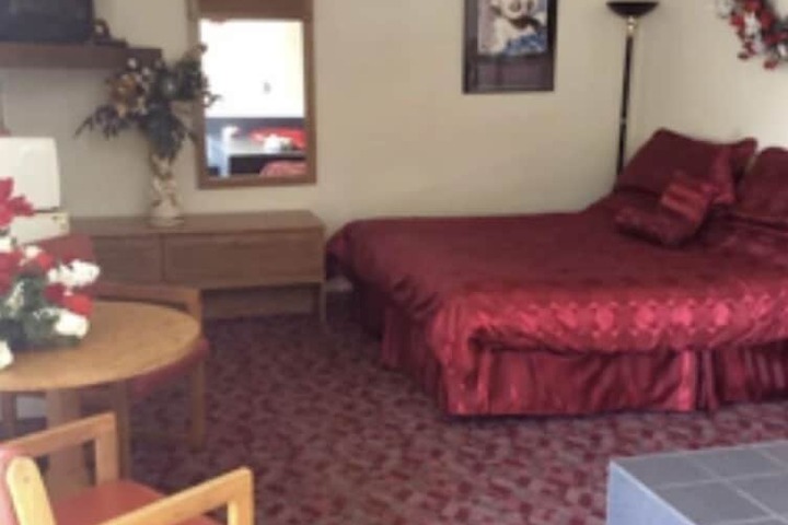 Room 33 of 69