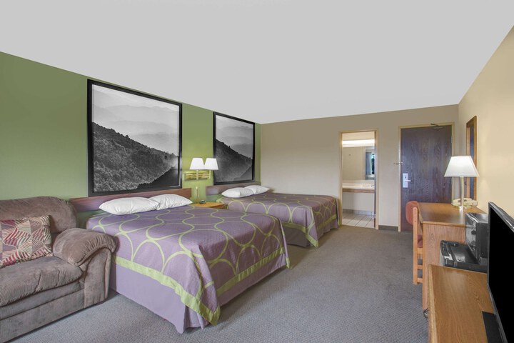 Room 5 of 13