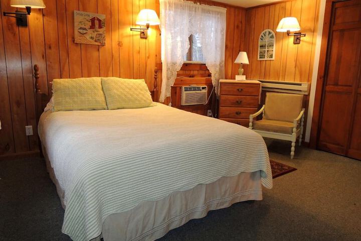 Shorelands Guest Resort and Cottages