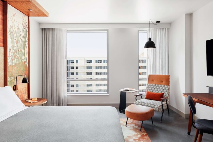 Room 21 of 48