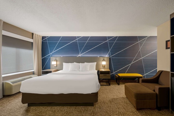 Room 16 of 35