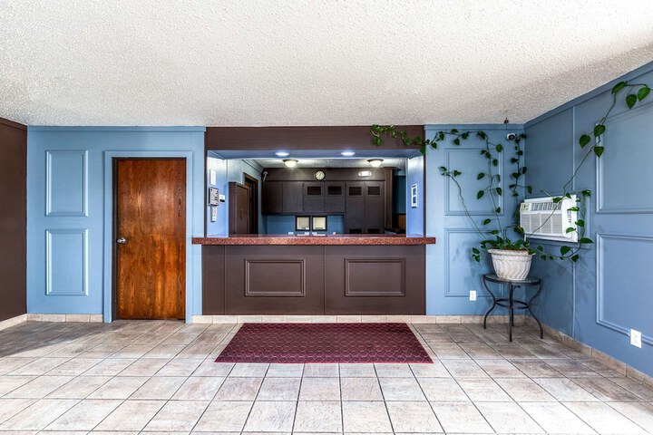 Hotel Interior 4 of 28