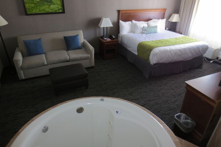 Best Western Plus Landmark Inn