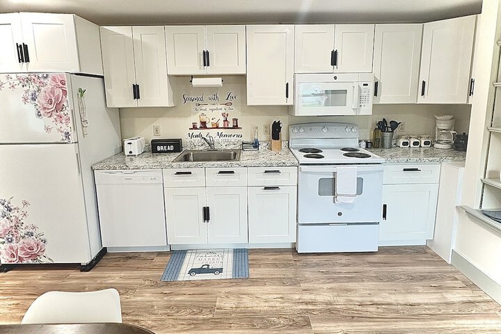2BR Sunshine Town Condo