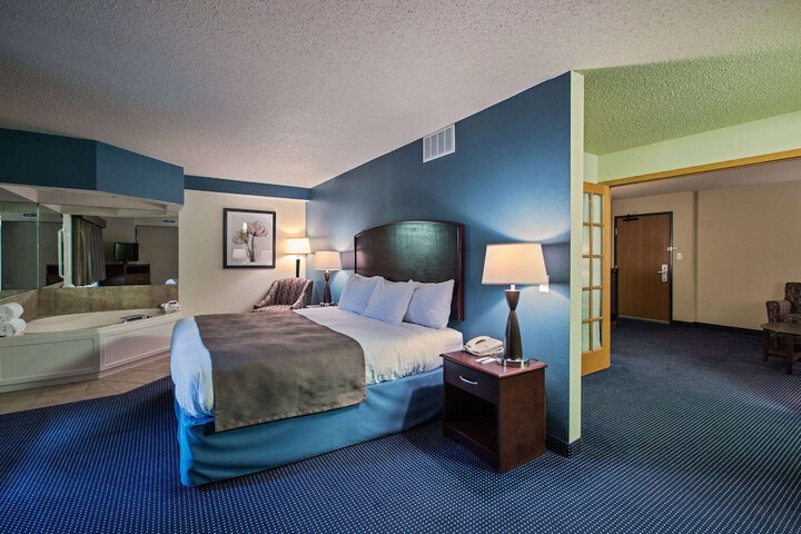 Room 50 of 64