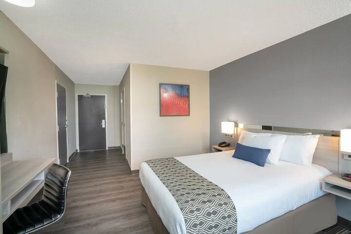 Room 12 of 18
