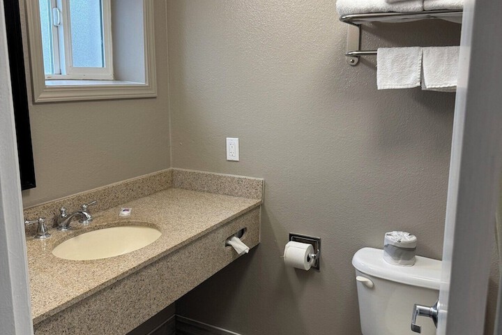 Studio 6 Suites Vancouver Wa - Waterfront
