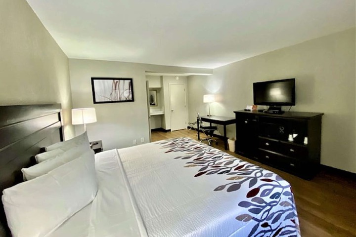 Room 12 of 15