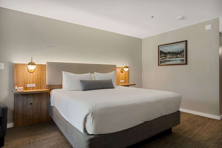 Chateau Big Bear Boutique Hotel BW Signature Collection