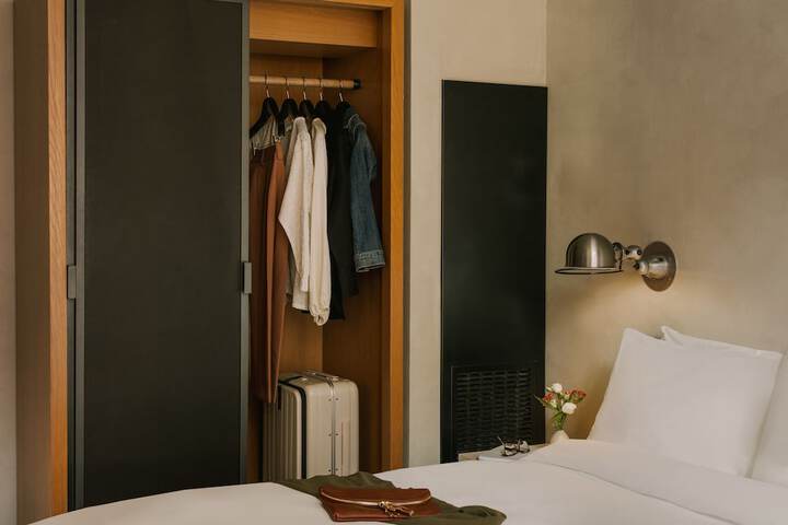 Room 44 of 67