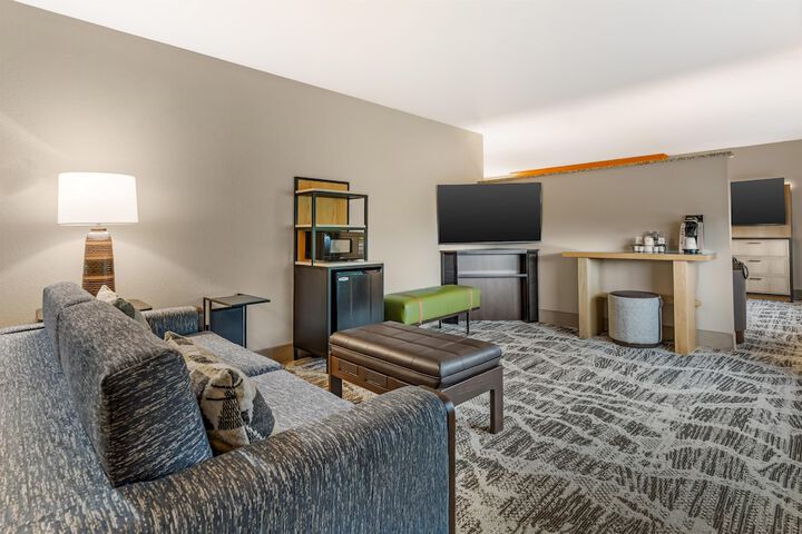 Best Western Plus GranTree Inn