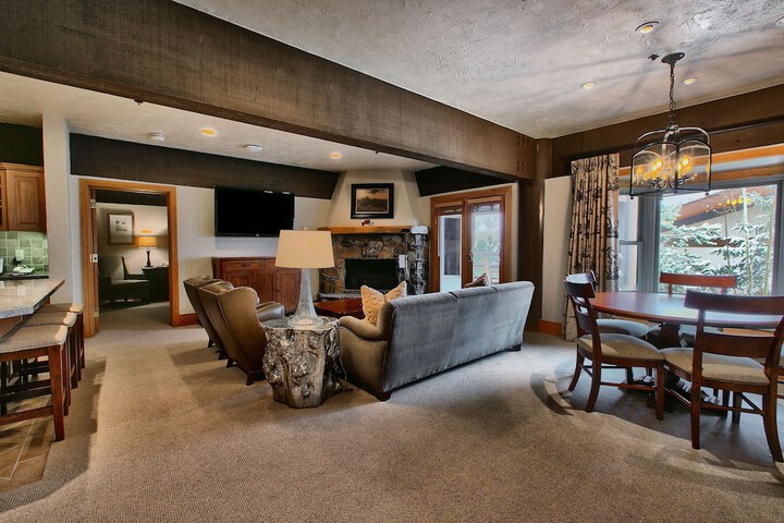 Stein Eriksen Lodge