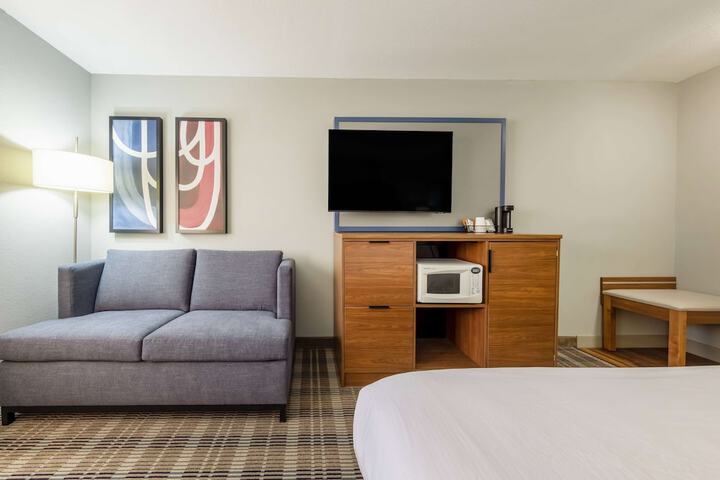 Room 42 of 69