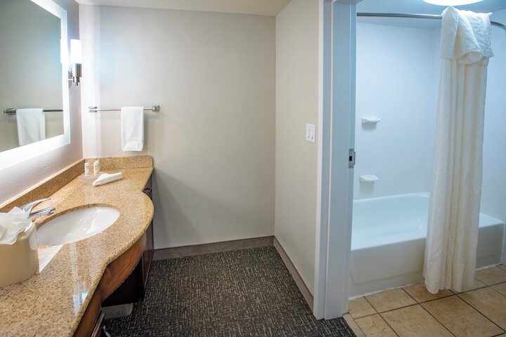 Room 7 of 13