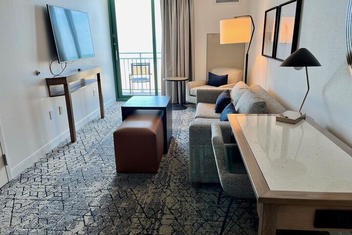 Room 106 of 152