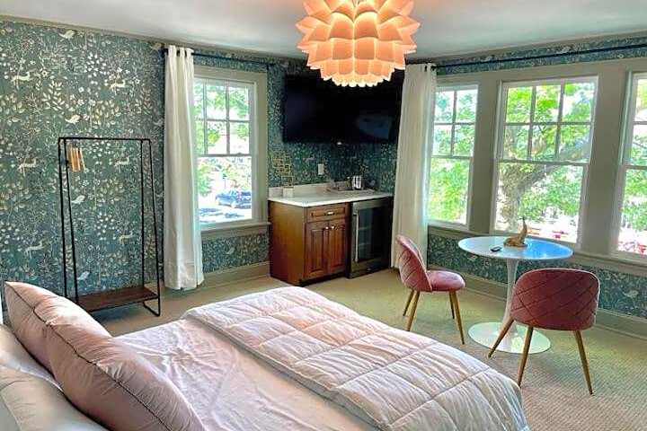 Buttonwood Boutique Hotel