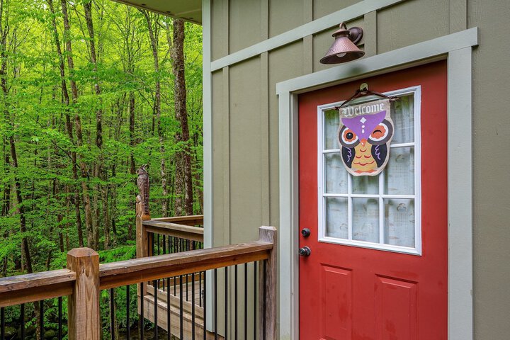 The Owls Perch (5 inch clearance needed)