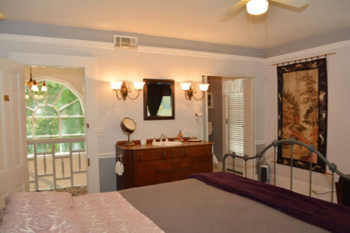 Deer Creek Inn