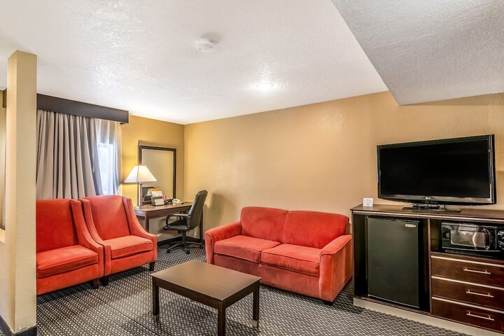 Room 13 of 37