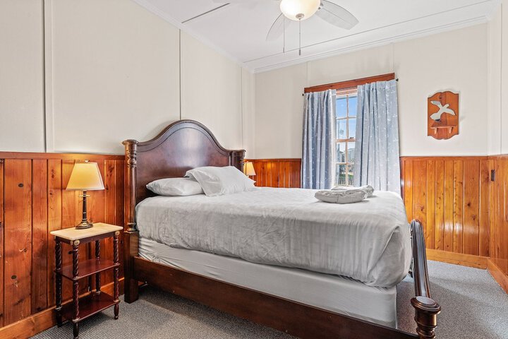 Room 28 of 31