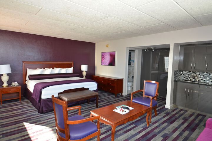 Room 16 of 36