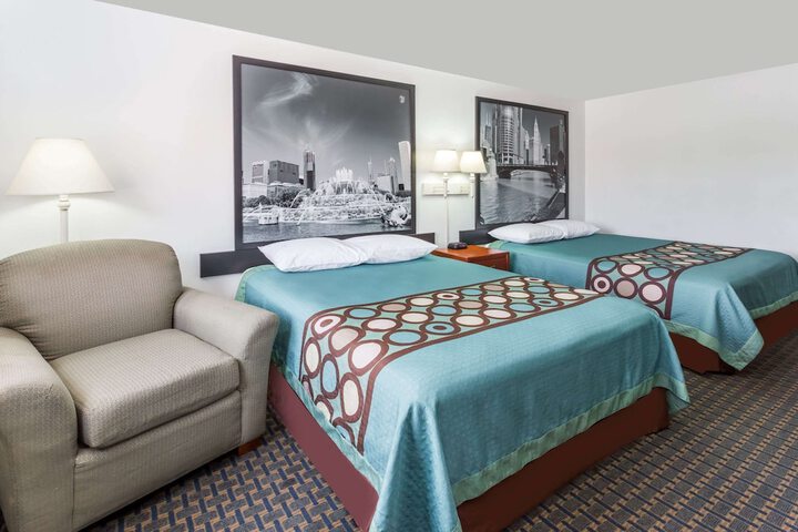 Room 11 of 15