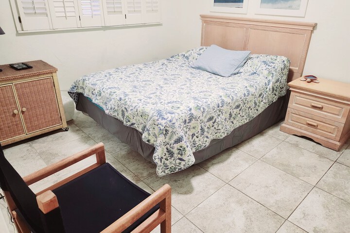 Room 32 of 68
