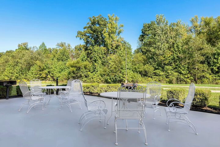 Spark by Hilton Tupelo