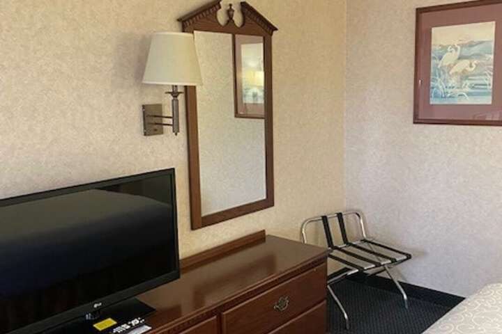 Room 13 of 27