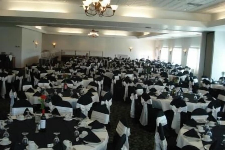 Ballroom/Hall 32 of 68