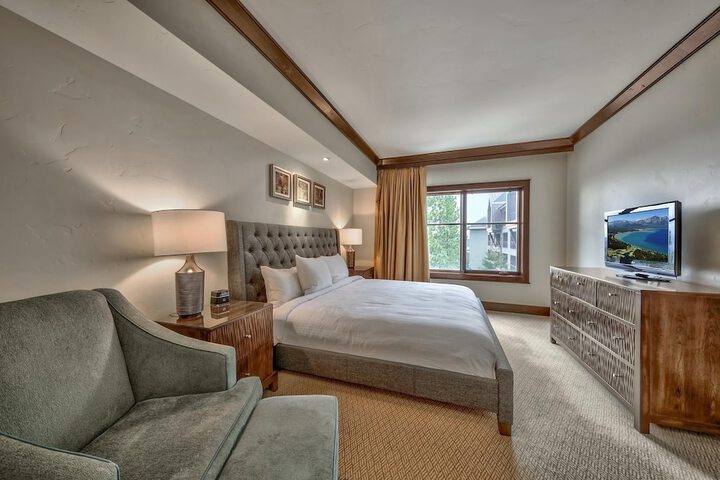 Room 8 of 26