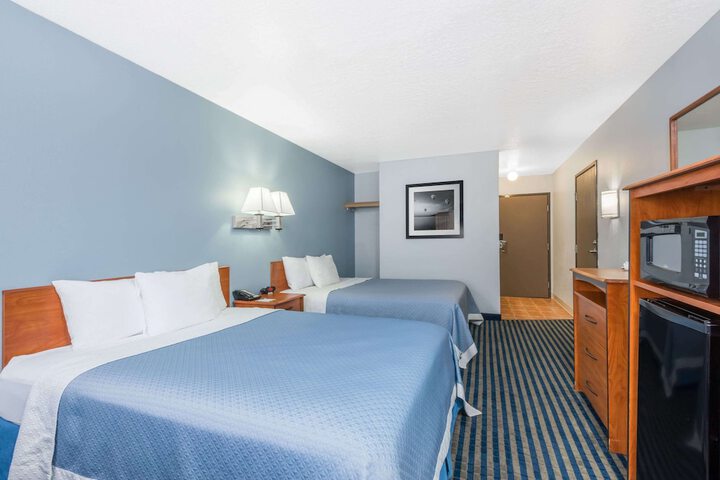 Room 11 of 27