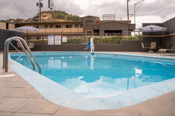 Pool 9 of 60