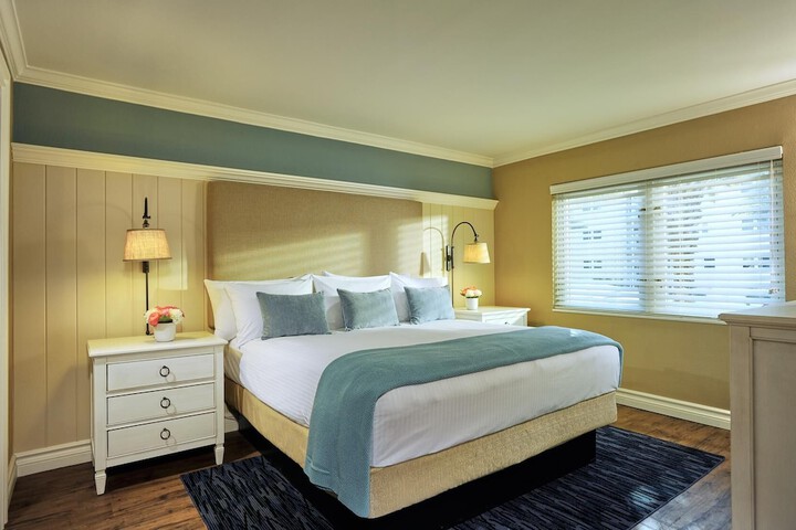 Edgewater Beach Hotel