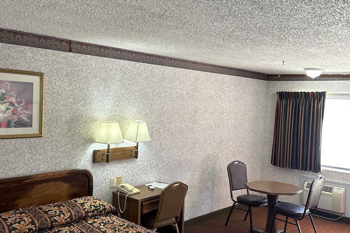 Room 32 of 51