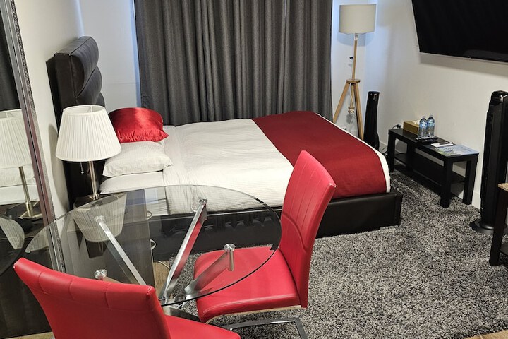 Room 14 of 33