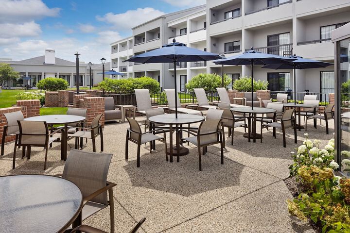 Courtyard Chicago Waukegan Gurnee