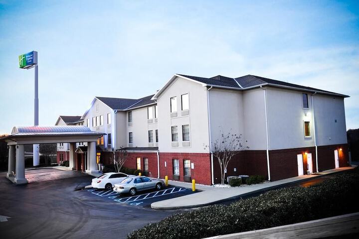 Comfort Inn & Suites Fultondale Gardendale I-65