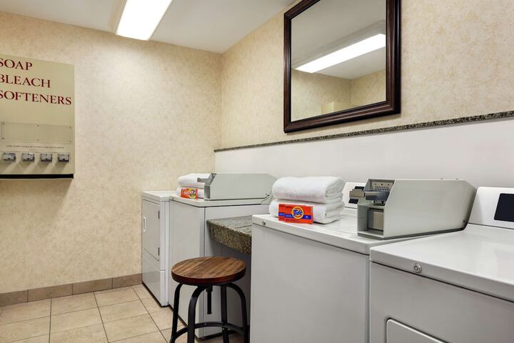 Homewood Suites by Hilton Syracuse / Liverpool