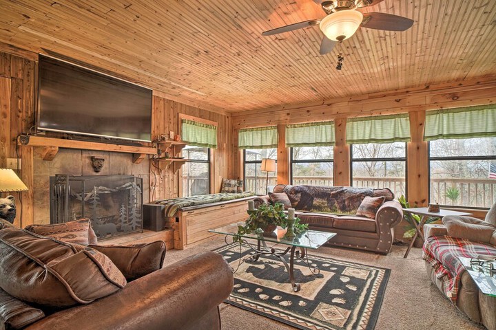 Douglas Lake Cabin w / Mountain-view Deck & Grill