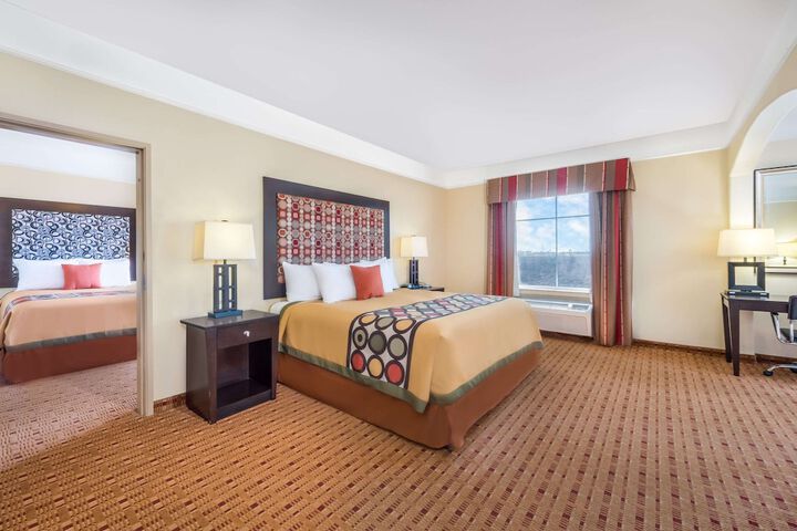 Room 27 of 44