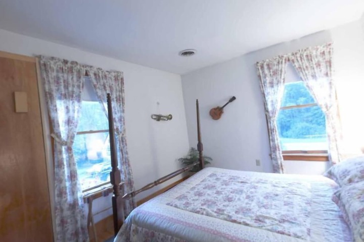 Room 16 of 25