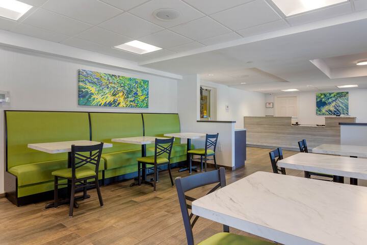 Econo Lodge Hicksville - Long Island